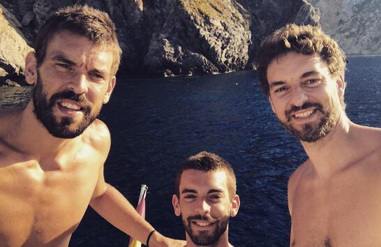 意甲战报：博纳佐利点射萨纳布里亚建功，克雷莫纳2-0莱切（意甲赛况：博纳佐利点球命中、萨纳布里亚破门，克雷莫纳2-0力克莱切）