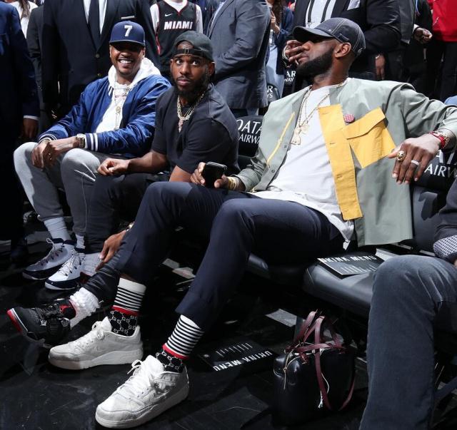 欧冠92年改制后戴帽数前10：梅西、C罗8次第1，姆巴佩5次第4（自1992年欧冠改制以来帽子戏法前十：梅西、C罗各8次并列第1，姆巴佩5次居第4）