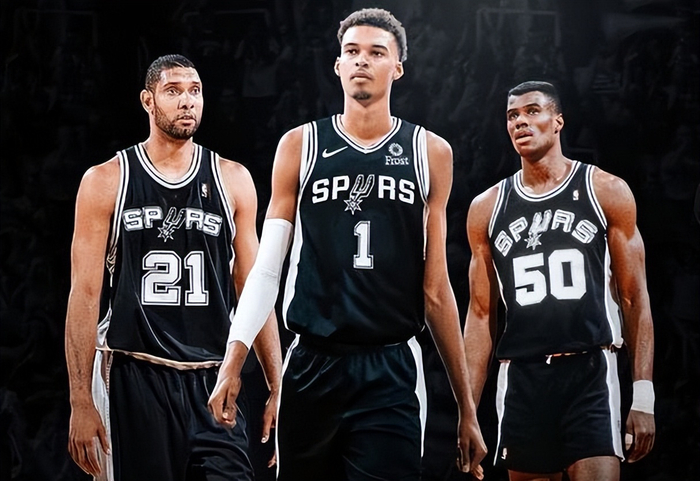 尼昂：在米兰时米哈就像我的父亲；巴洛特利需要信任他的教练（尼昂称米哈在米兰如父亲，巴洛特利应信任主帅）