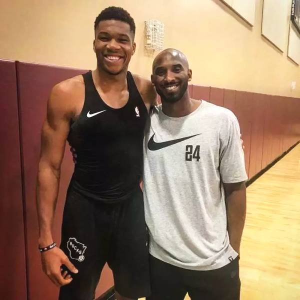 官方：瓦斯科达伽马与小将拉扬续约；拜仁等俱乐部在关注他（官宣：瓦斯科达伽马与新星拉扬续约，拜仁等豪门持续关注）