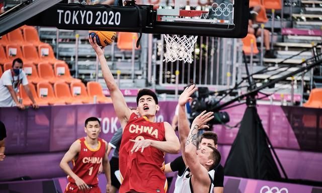 因排名垫底多名球员家人遭死亡威胁，佛罗伦萨官方表示谴责（球队垫底致多名球员家属遭死亡威胁，佛罗伦萨俱乐部发声谴责）