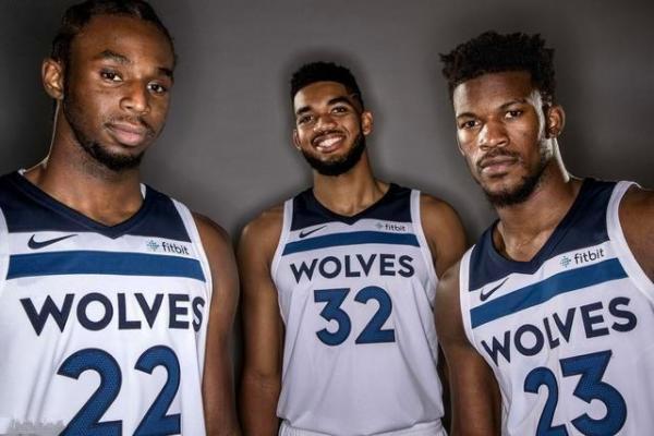 美记：鲍尔默对快船这帮人有种疯狂的执念，他们不会彻底重建（美记者：鲍尔默痴迷这批快船球员，球队无意推倒重来）