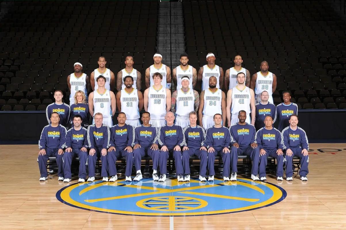 公牛vs勇士前瞻：公牛6连败状态低迷，勇士背靠背冲两连胜（公牛对阵勇士前瞻：公牛陷六连败低迷，勇士背靠背力争两连胜）