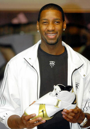 蒙特拉：不能把伊尔迪兹固定在某个位置，那不利于他继续成长（蒙特拉：不应将伊尔迪兹固定在单一位置，这会影响他的成长）